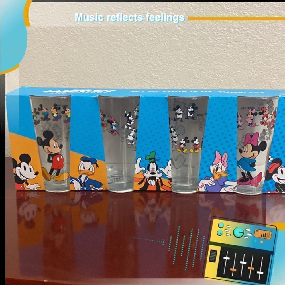 ❤️💜🎈RARE!! Disney Mickey and Minnie since 1928 ❤️ Set of Four Tumblers!!!